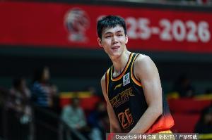 高开低走！庞峥麟全场6中4&三分2中2 拿到10分1板1助1断&正负值+8配图