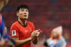 北青：国足抵达新加坡当晚就开练，不排除武磊与张玉宁搭档锋线配图
