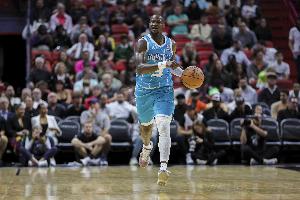 美媒：罗齐尔正试图重返NBA 但联盟和黄蜂队维持相关限制措施配图