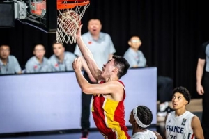 媒体人：两支球队实力悬殊 替补亮眼发挥也算是本场比赛最大收获配图