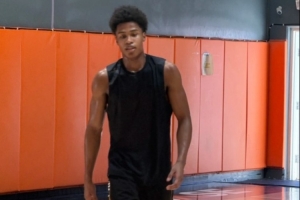 练就有用!广州男篮小将彰华非前往美国进行特训配图